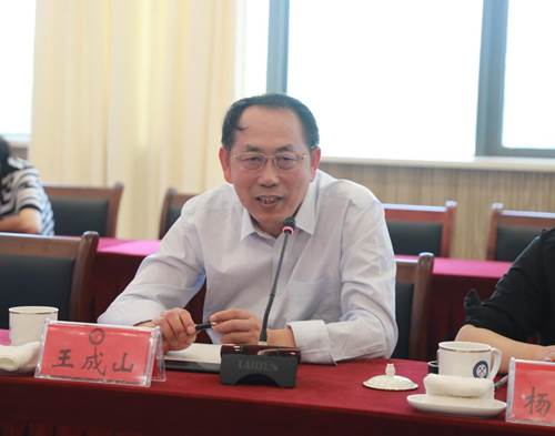 说明: https://news.aust.edu.cn/__local/C/FF/70/F0CE8172BC2B734FDF0003A82FA_8AAFE799_F441.jpg