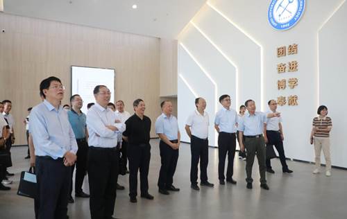 说明: https://news.aust.edu.cn/__local/4/80/8F/68C34875B143D7868DE5F689A71_8C34A66E_EE96.jpg